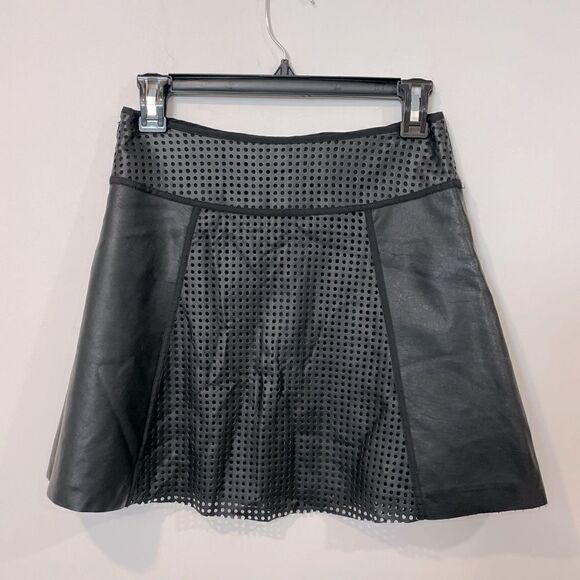 Club Monaco Black Perforated Eco Leather Fit & Flare Mini skirt - Picture 4 of 7